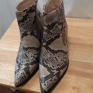Faux snake skin pointy toe boots
